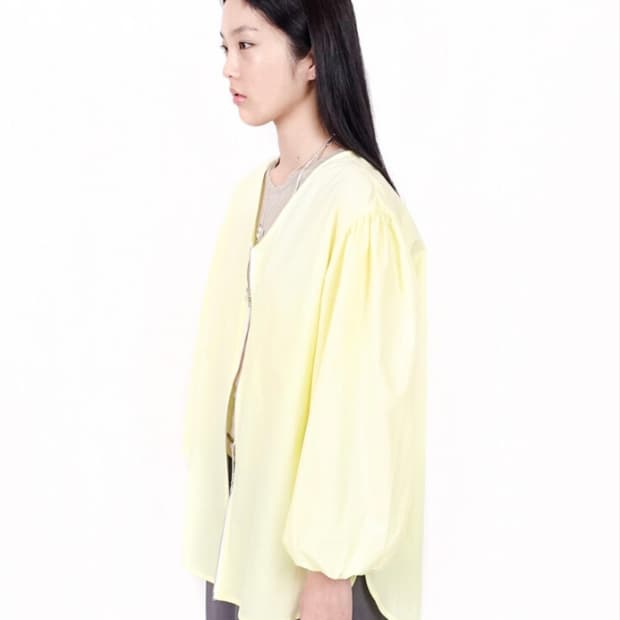 샵페어리 puff zipper blouse