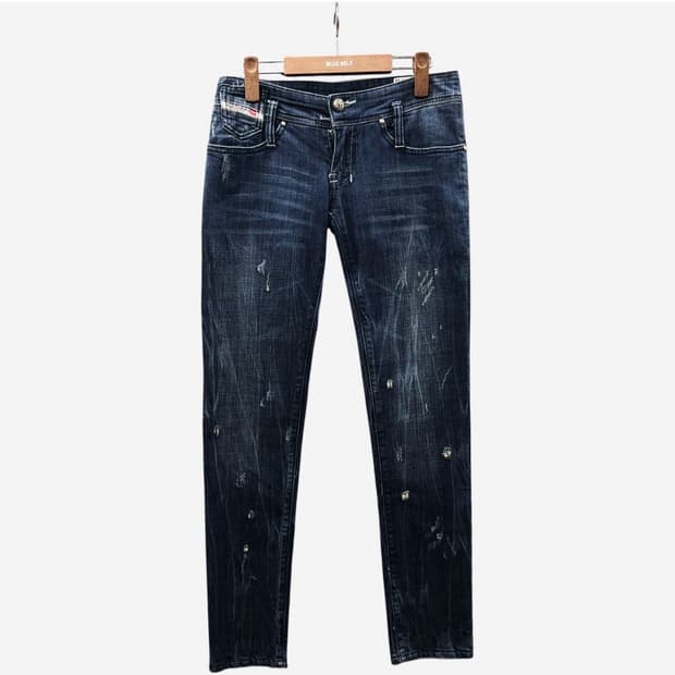 디젤 브러시 워싱 데님팬츠 디스트로이드 데미지 브랜드탭 디테일 슬림핏