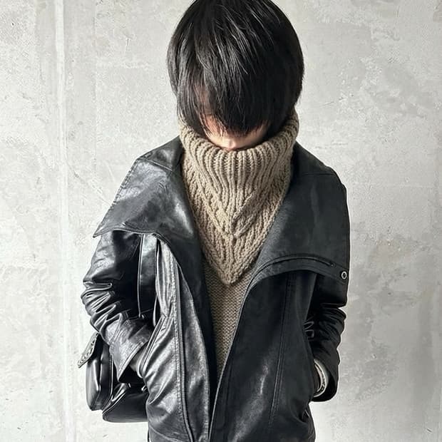 더솔로이스트 2017AW 울 반다나 넥워머 베이지컬러