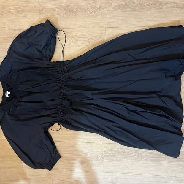 Cos 블랙 나일론 원피스