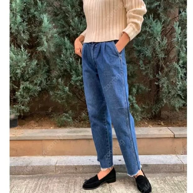 얼바닉30 브루머 크롭 니트