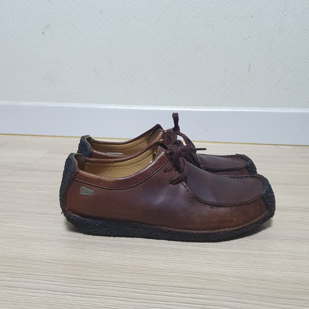 클락스 오리지날 나탈리 브라운 265