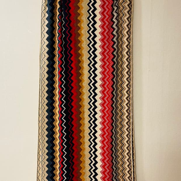 정품 미쏘니 지그재그 패턴 프린지 머플러 스카프. 클래식템이에요. 