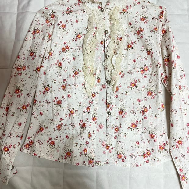 리즈리사 꽃무늬 블라우스