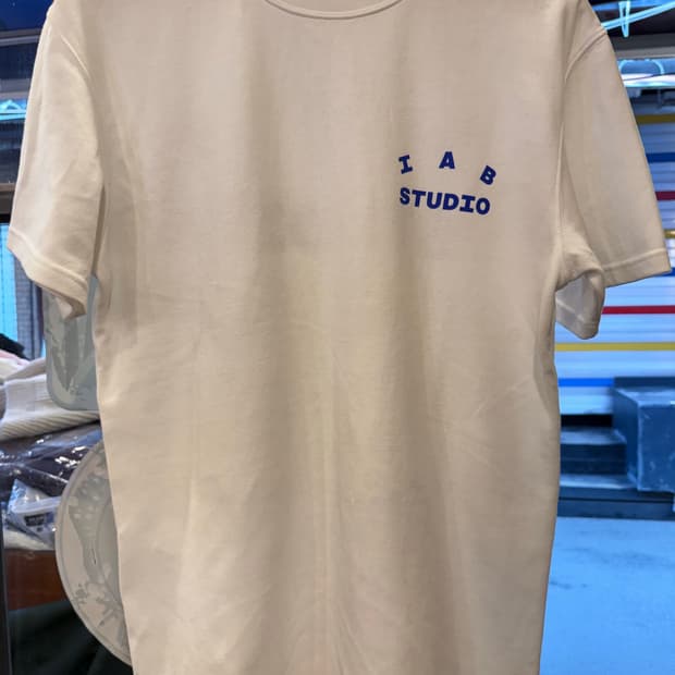 아이앱 스튜디오 10주년 화이트 반팔티