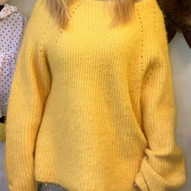 jpn 딥레몬 보트넥 스웨터