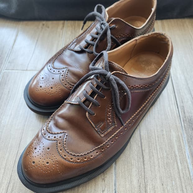 닥터마틴 잉글랜드 브로그 윙팁 브라운 (270)