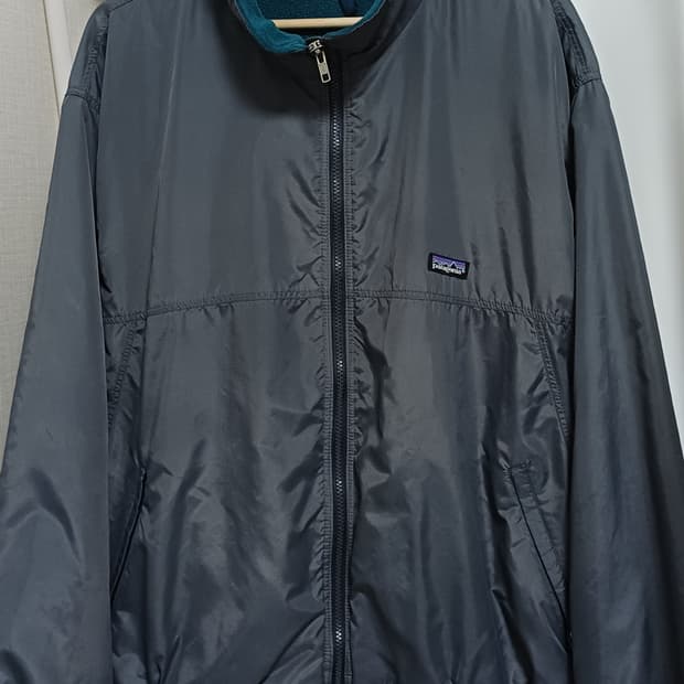 🇺🇸 파타고니아 쉘드 신칠라 봄버 자켓 - 그레이 