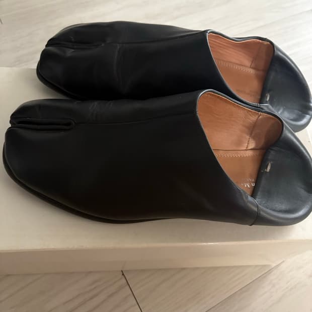 마르지엘라 타비 뮬 레더