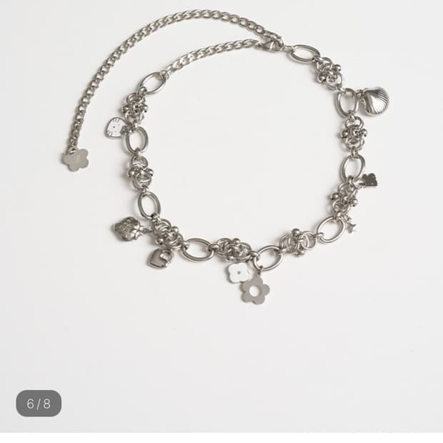 WHITE FLOWER NECKLACE