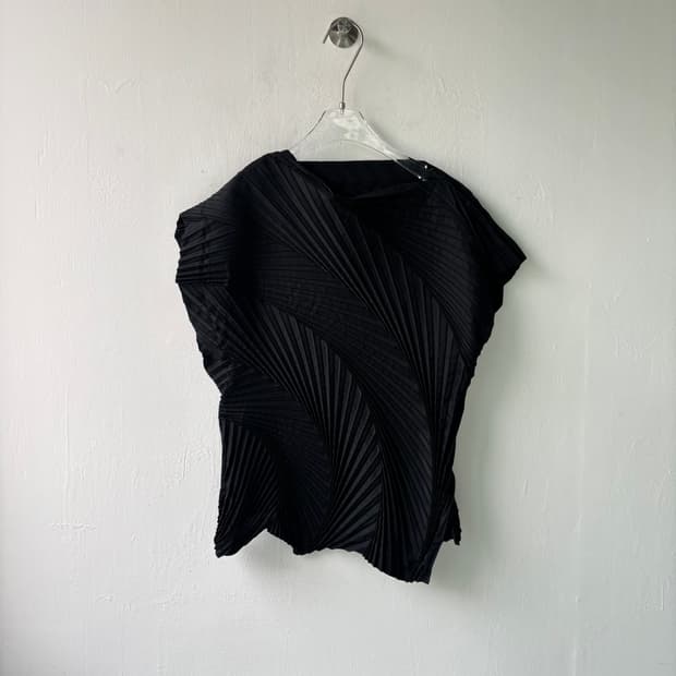 이세이미야케 콤부 탑 