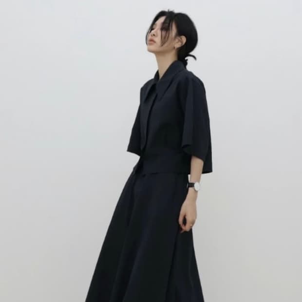 트리밍버드 moire 시어서커 스커트 차콜 급처!