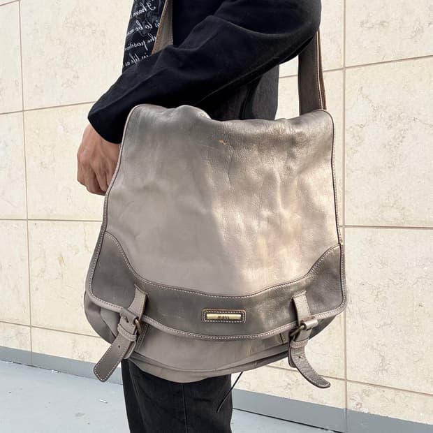 “Vintage” Grunge Mood Buckle Detail Bag