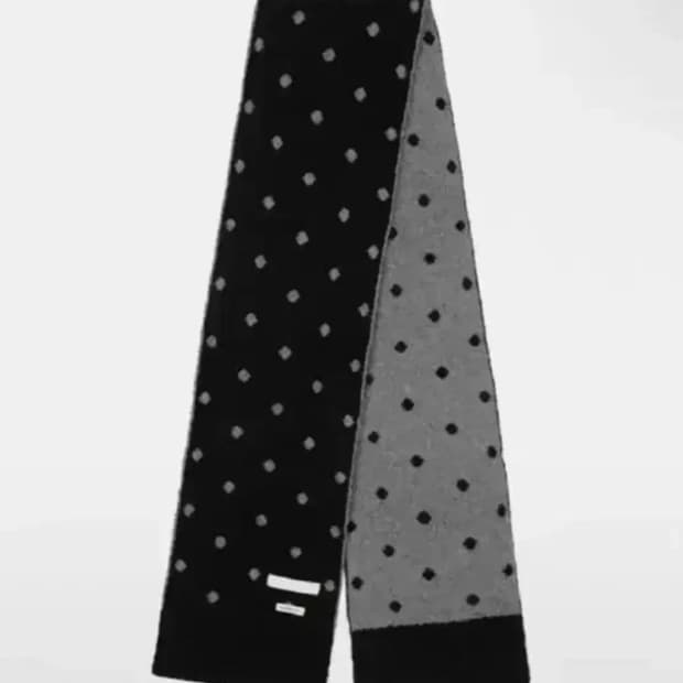 오헤시오 도트 머플러 목도리