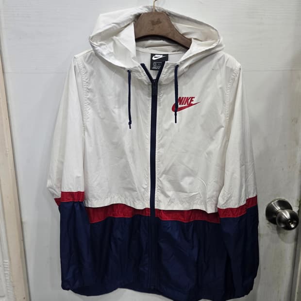 L,100 )) NIKE 나이키 후드 바람막이 점퍼! 디자인 예뻐요!~