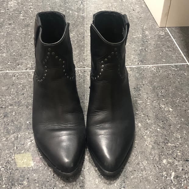 ASH 아쉬 블랙 스터드 앵클 부츠