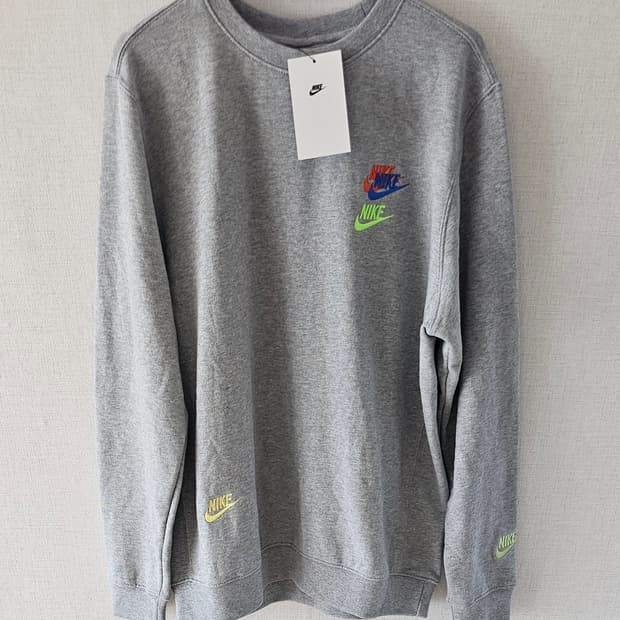 정품)나이키멀티스우시맨투맨티셔츠새상품미개봉S