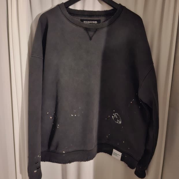 네이버후드 데미지 맨투맨