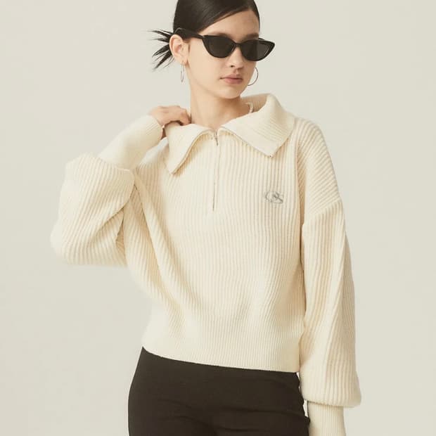 오드스튜디오 크롭 니트 하프집업