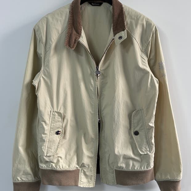 바버 x 스티브 맥퀸 헤링턴 자켓 (va.110)