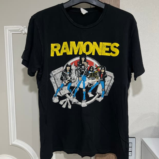 메이드원 라몬즈 티셔츠