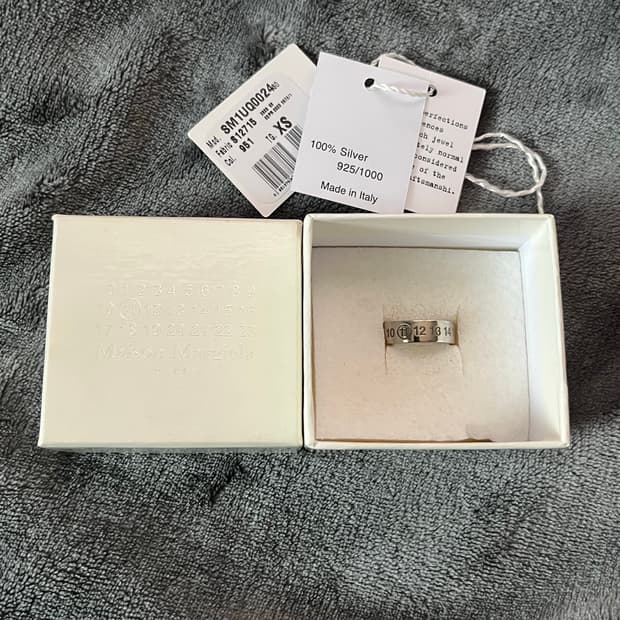 메종 마르지엘라 넘버링 구버전 유광 xs