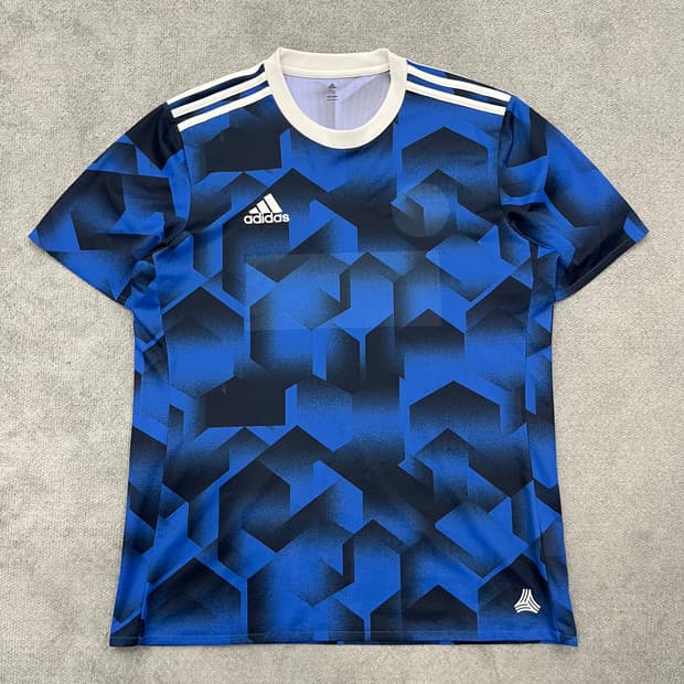 110 아디다스 패턴 반팔티셔츠