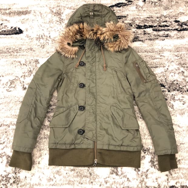 Moussy 카키 퍼 후드 패딩