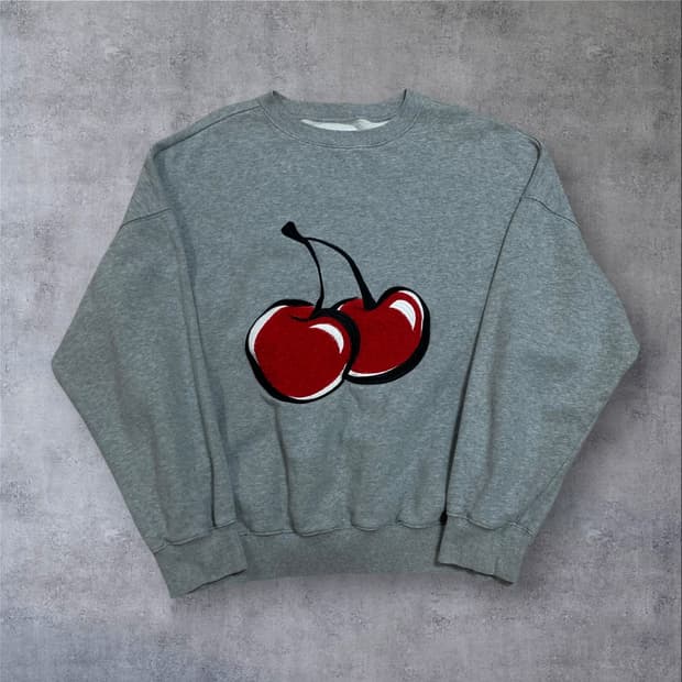 키르시 체리 빅로고 그레이 맨투맨