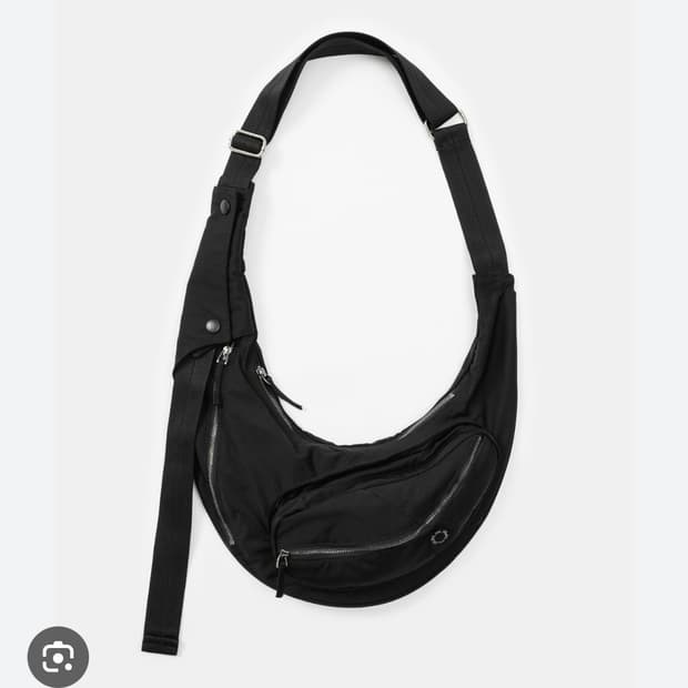 코스트퍼킬로 커브드 페블백 크로스백