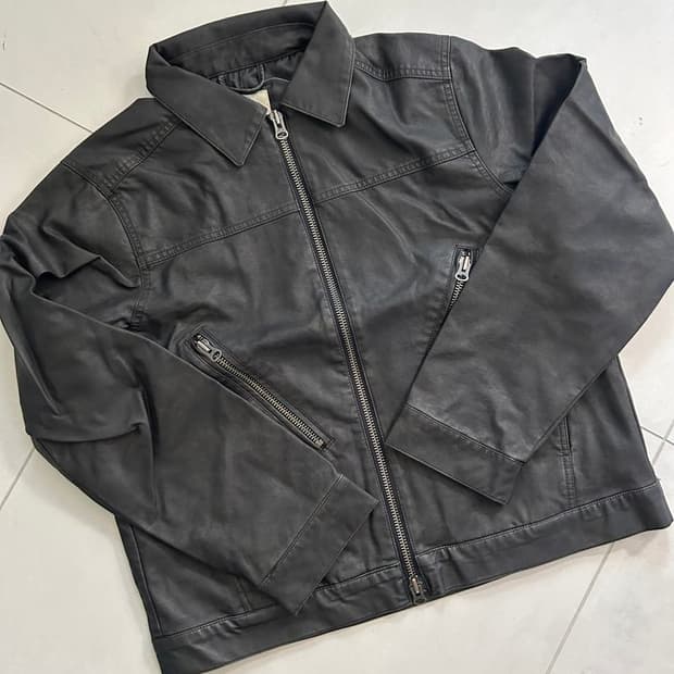 FAKE LEATHER RIDERS 인조 가죽 라이더 재킷 25AW