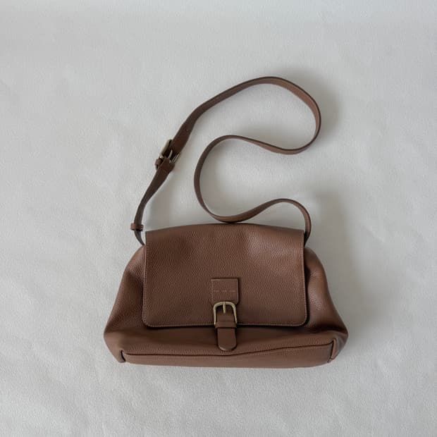 투에투아(TU ET TOI) 레더 크로스백