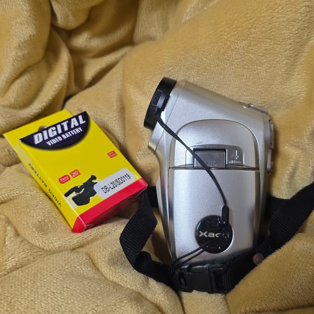 산요작티 c4+새배터리+2GB SD카드+c타입리더기