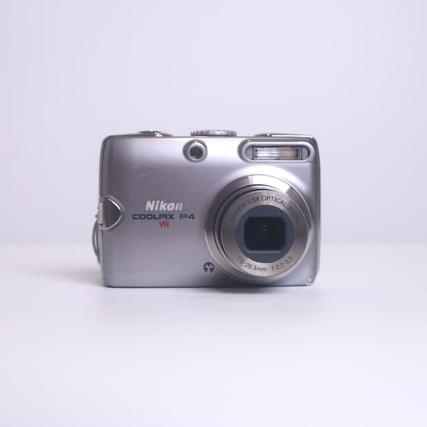 니콘 쿨픽스 P4