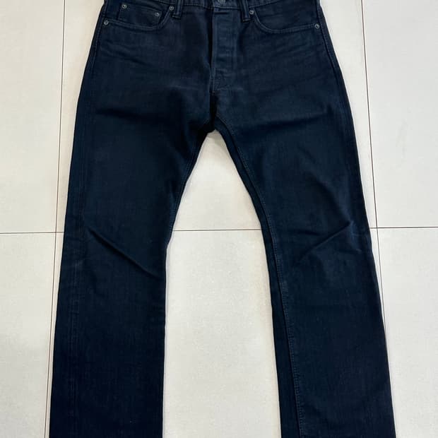 PBJ Black x Black straight denim 32