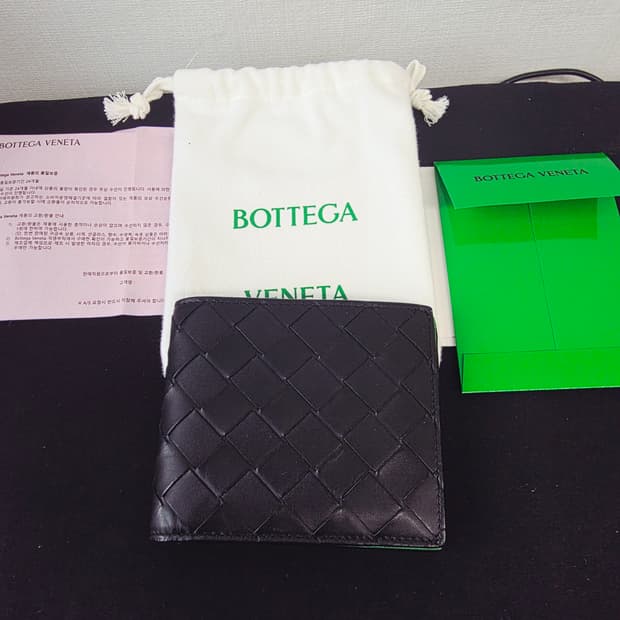 보테가베네타 인트레치아토 투톤반지갑