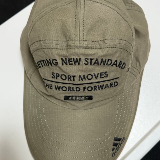 아디다스 카키 볼캡