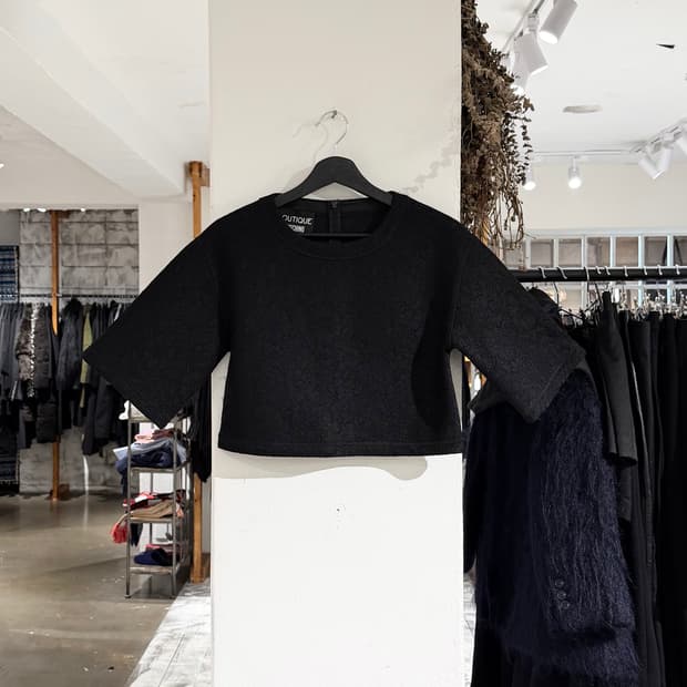 모스키노 부티크 블랙 레이스 크롭탑