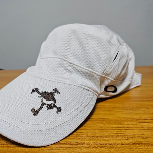 오클리 스컬로고 군모 화이트