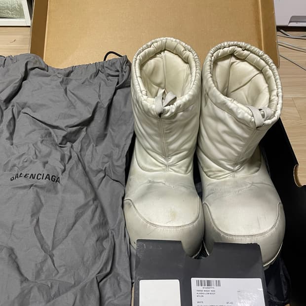 발렌시아가 알래스카 나일론 화이트 41-42