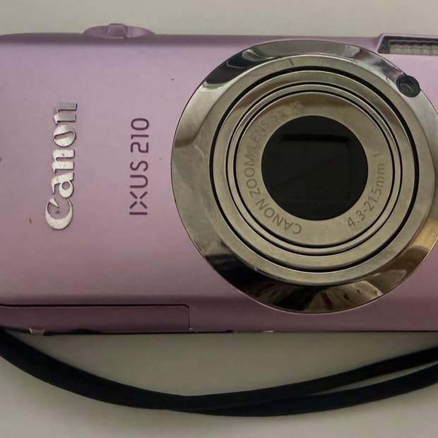 캐논 익서스 210 핑크 (기스있음,배터리 단자쪽 고무패킹없음)