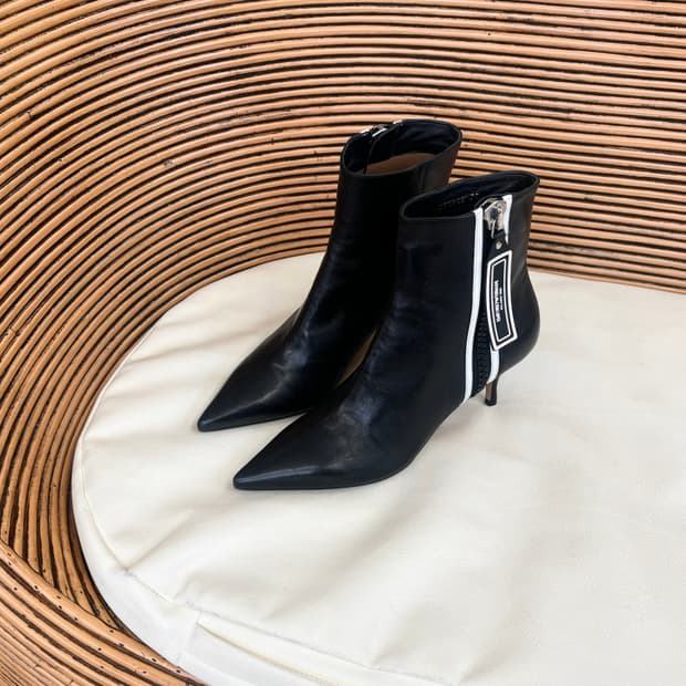 엠포리오 아르마니 블랙 레더 부츠