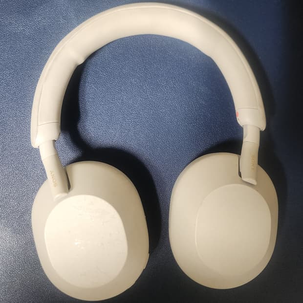 소니 WH-1000XM5 헤드폰 실버