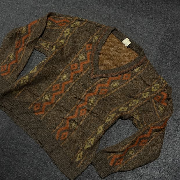 "Ethnic" vintage knit pullover