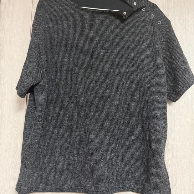 남성 차콜 반팔