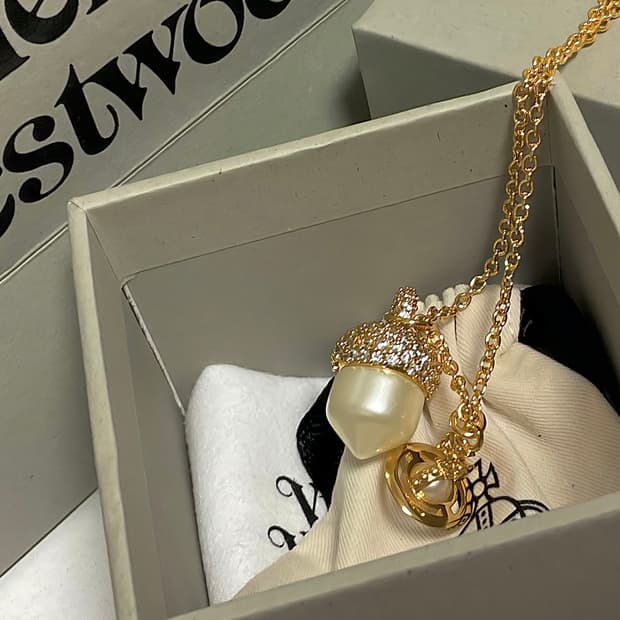 풀박스) 비비안웨스트우드 루시에르 진주 도토리 펜던트 목걸이