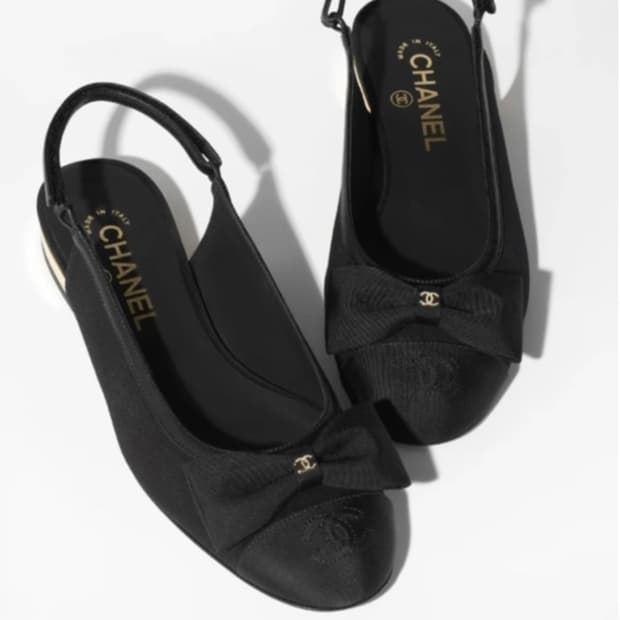 샤넬 리본 로고 슬링백 (블랙)