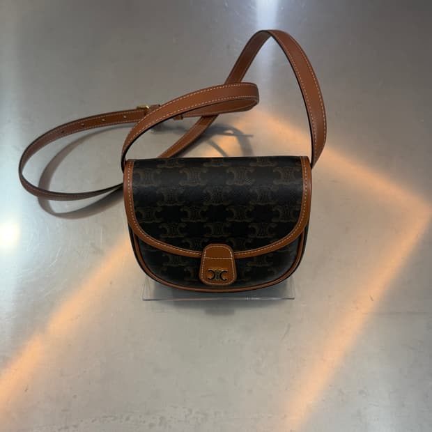 [리오브전포점] 셀린느 트리옹프 미니 베사체 탄 크로스백