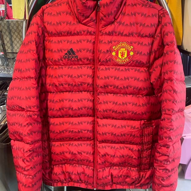 아디다스 맨유 콜라보 패딩