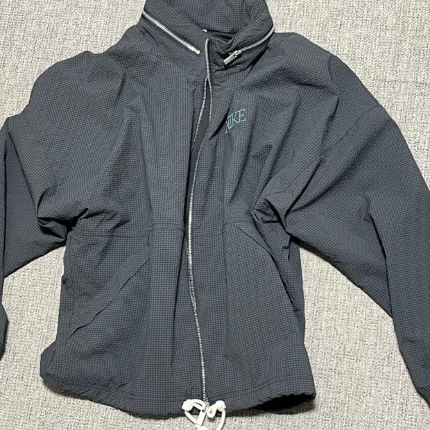 나이키 바람막이 M